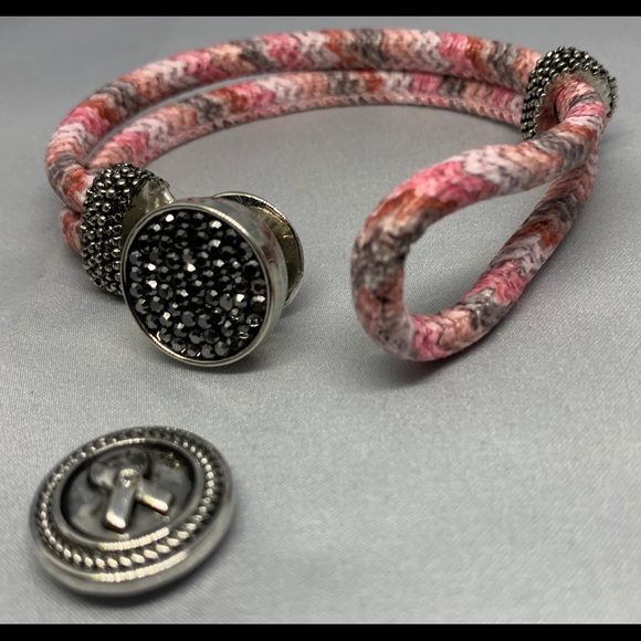 ✨Pink & Gray Noose Style Snap Button Bracelet Set - Picture 4 of 5
